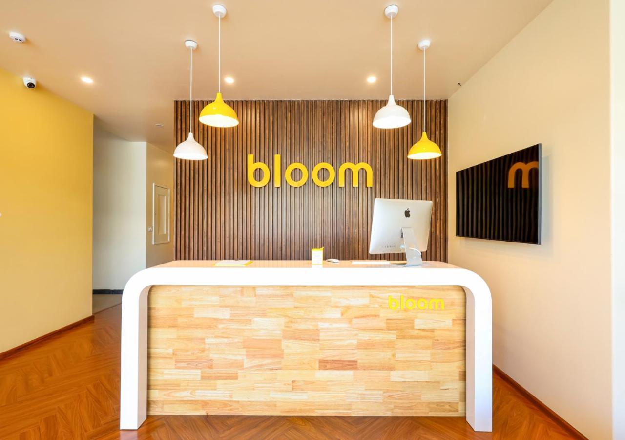 Bloom Hotel - Golf Course Road, Sector 43 Гургаон Экстерьер фото