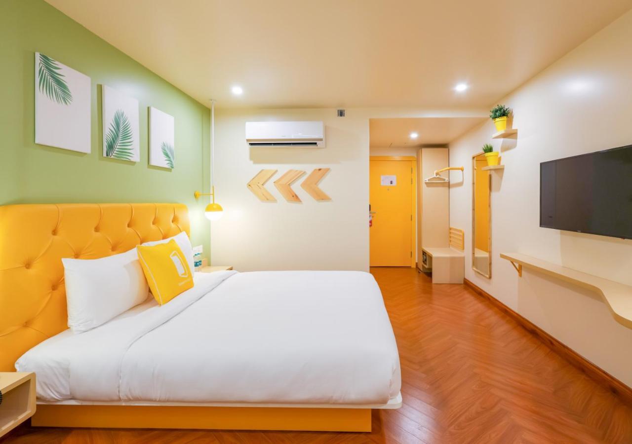 Bloom Hotel - Golf Course Road, Sector 43 Гургаон Экстерьер фото